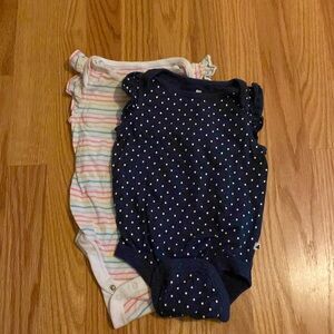 Baby gap short sleeve bodysuits